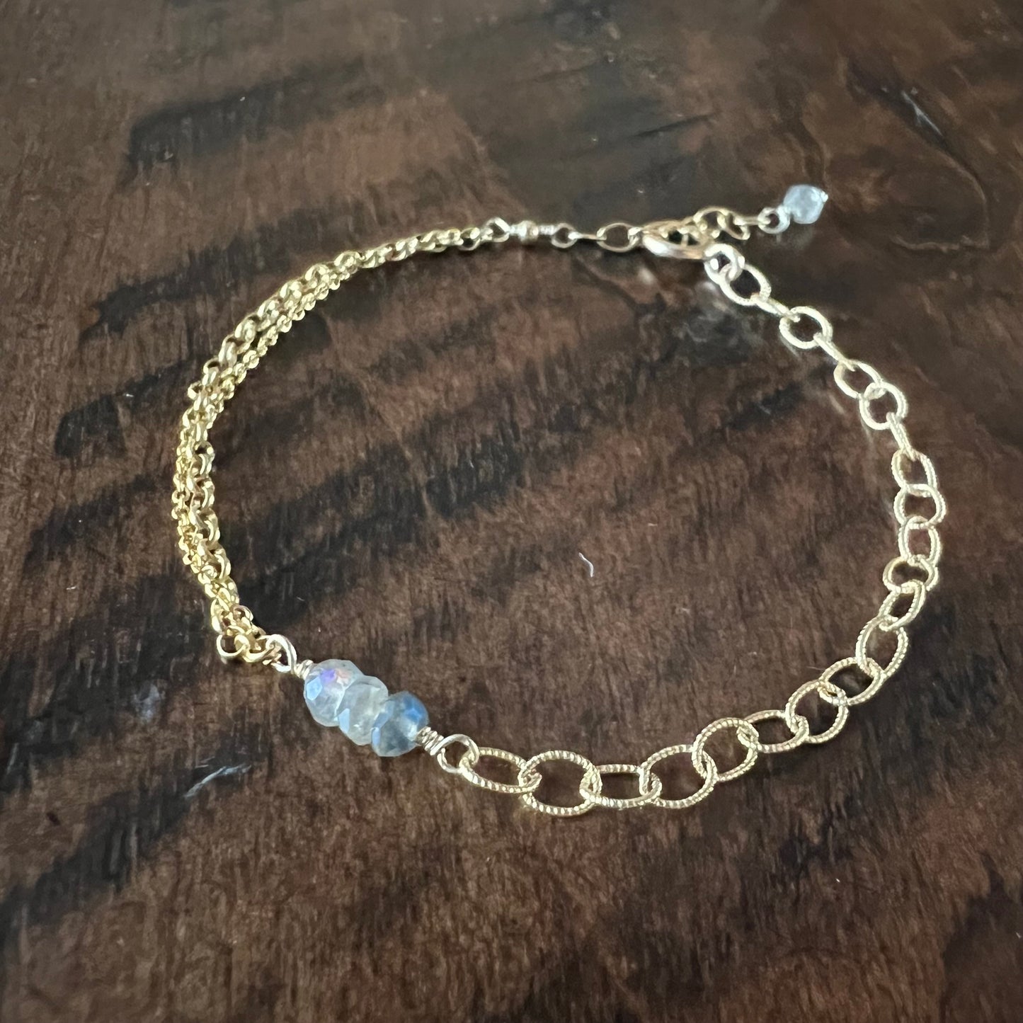 TEXTURED LABRADORITE BRACELET