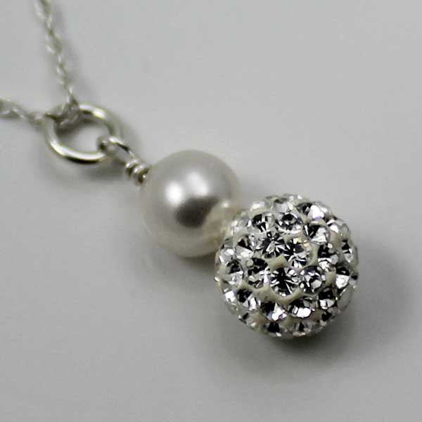 SPARKLING PEARL NECKLACE
