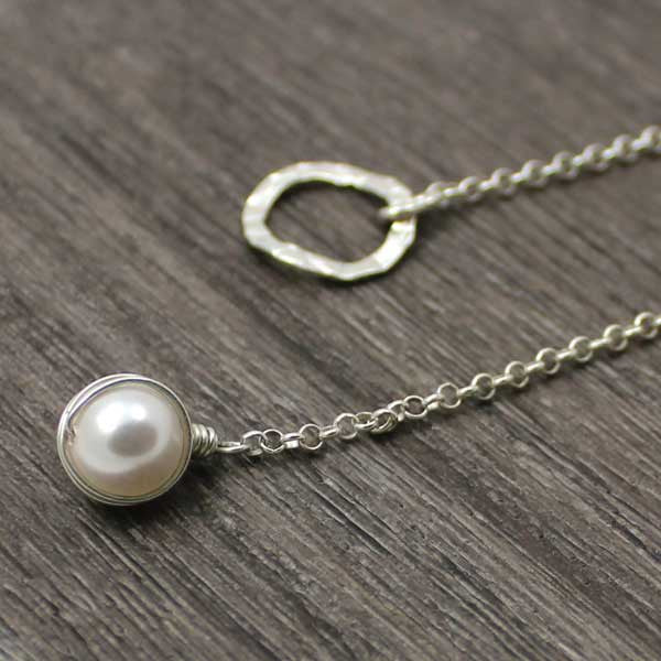 Swarovski pearl lariat - white