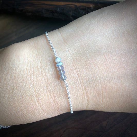 PETITE LABRADORITE BRACELET