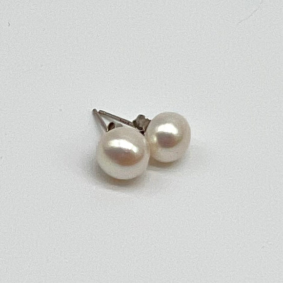 White pearl studs
