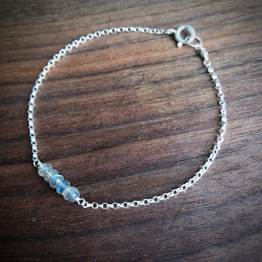 PETITE LABRADORITE BRACELET