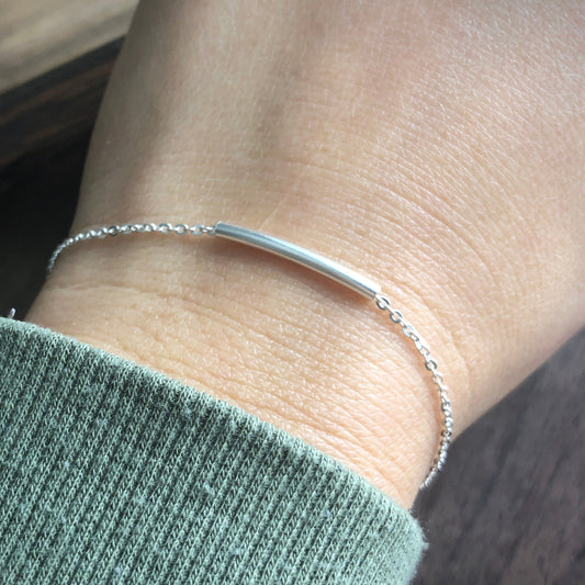SIMPLE BAR BRACELET